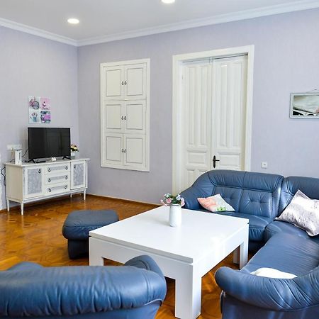 A.G'S Guest House Kutaisi Bagian luar foto