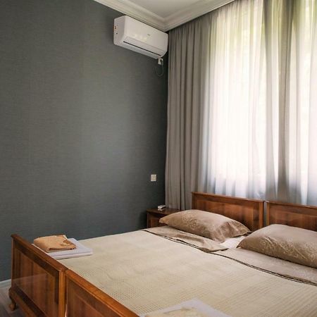 A.G'S Guest House Kutaisi Bagian luar foto
