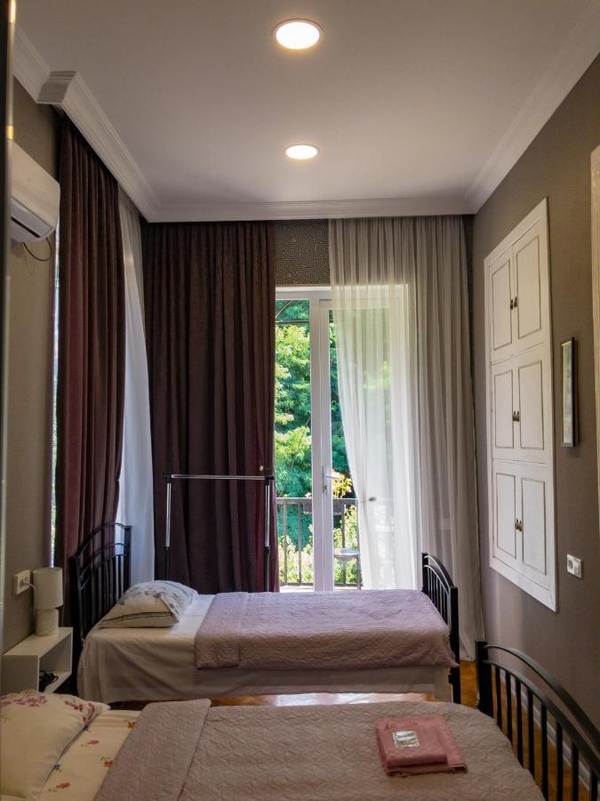 A.G'S Guest House Kutaisi Bagian luar foto