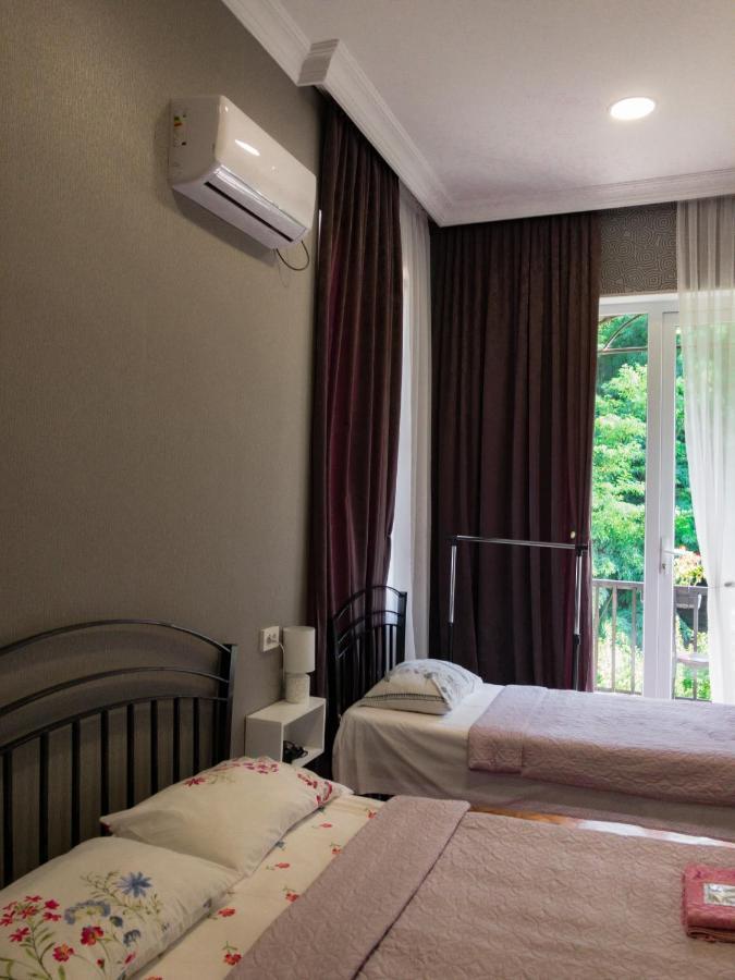 A.G'S Guest House Kutaisi Bagian luar foto