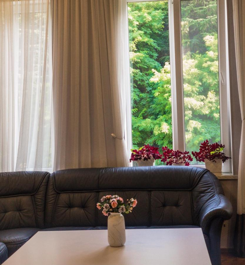 A.G'S Guest House Kutaisi Bagian luar foto