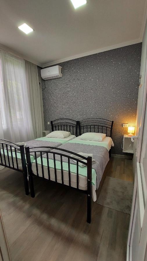 A.G'S Guest House Kutaisi Bagian luar foto