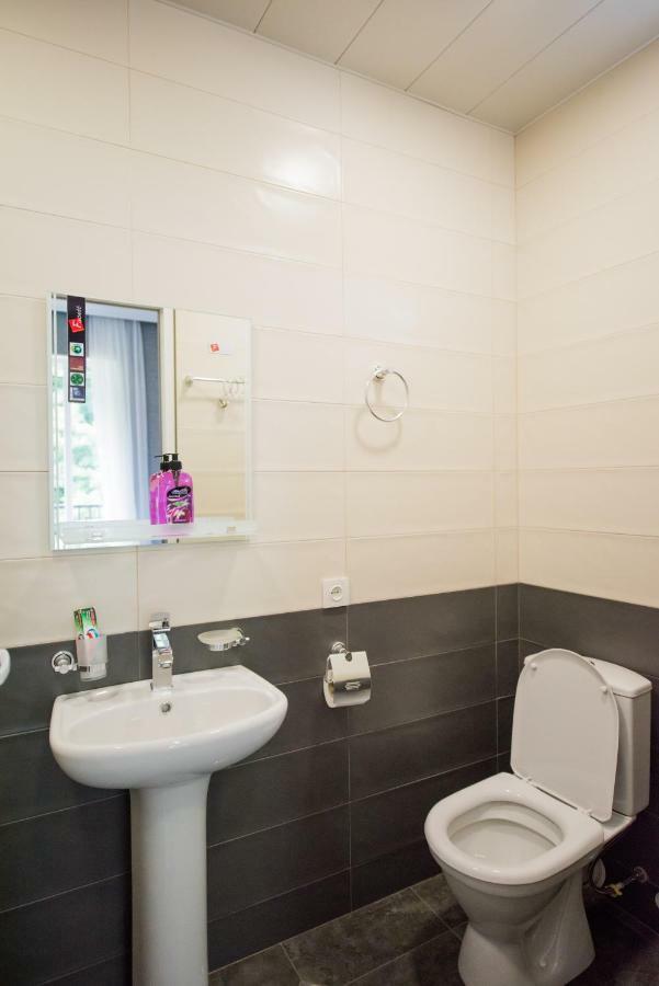 A.G'S Guest House Kutaisi Bagian luar foto