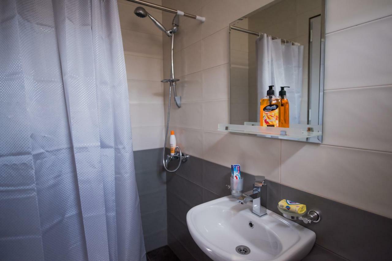 A.G'S Guest House Kutaisi Bagian luar foto