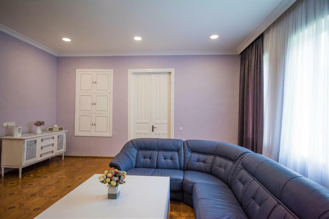 A.G'S Guest House Kutaisi Bagian luar foto