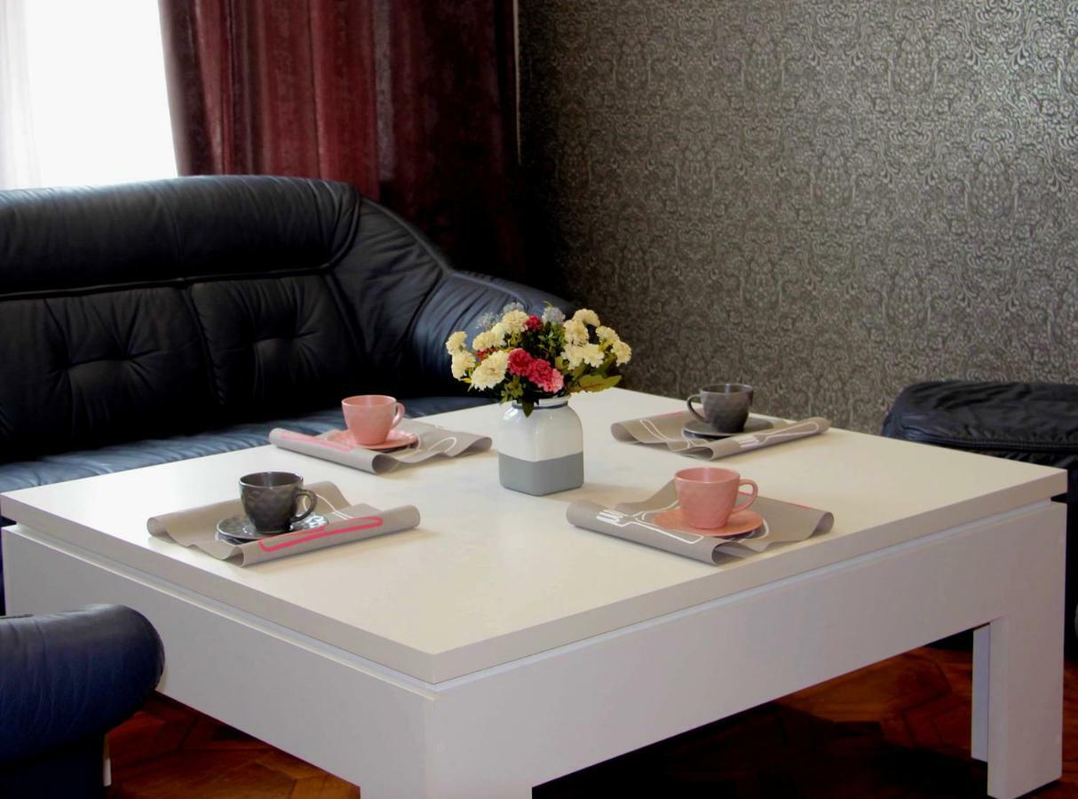 A.G'S Guest House Kutaisi Bagian luar foto