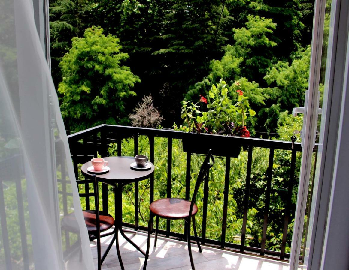 A.G'S Guest House Kutaisi Bagian luar foto