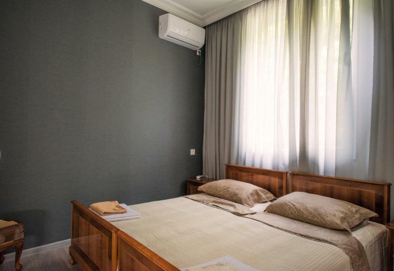A.G'S Guest House Kutaisi Bagian luar foto