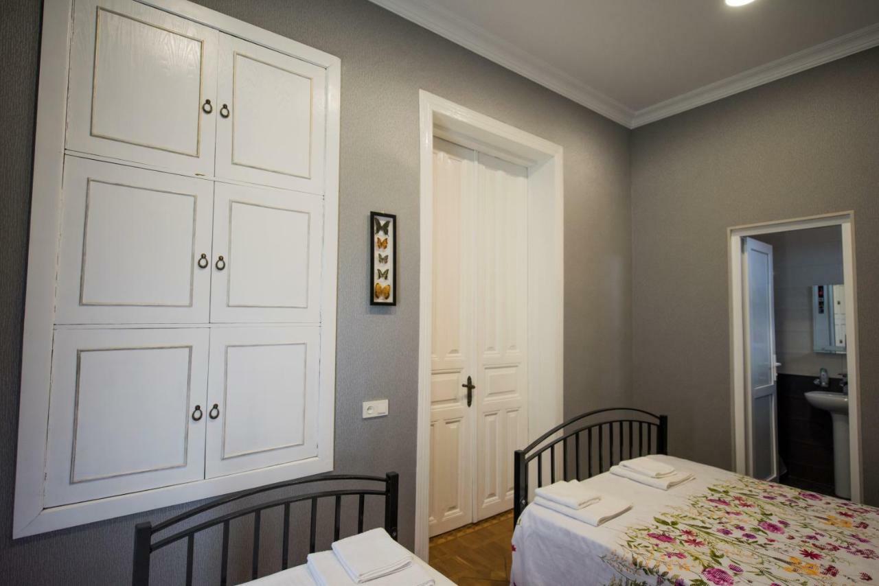 A.G'S Guest House Kutaisi Bagian luar foto